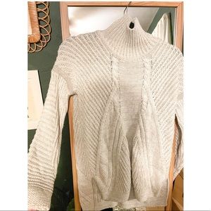 Turtle neck sweater. Size S.